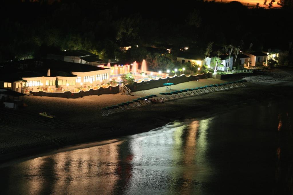 Hotel Club Poseidon สตาเล็ตติ ภายนอก รูปภาพ